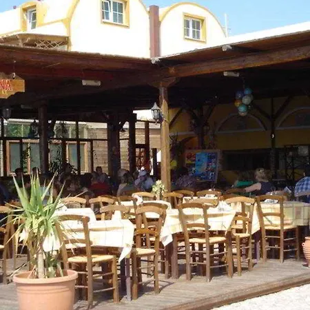 Charlina Perissa (Santorini)